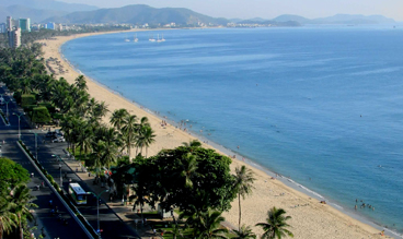 Nha Trang Boulevard lngs med stranden