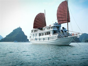Halong Phoenix Cruise - Hotell och Boende i Vietnam , Halong