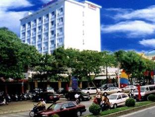 Huu Nghi Hotel - Hotell och Boende i Vietnam , Vinh