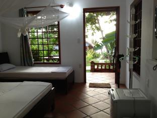 Hotell Phu Quoc Kim Bungalow On The Beach
 i Phu Quoc Island, Vietnam