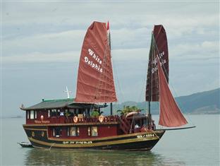 White Dolphin Charter Cruise - Hotell och Boende i Vietnam , Halong