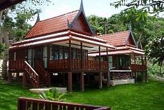 Hotell Phi Phi Natural Resort
 i Koh Phi Phi (Krabi), Thailand