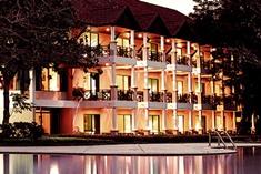 Hotell Pavilion Rim Kwai Resort
 i Kanchanaburi, Thailand
