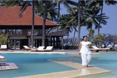 Evason Hua Hin Resort & Six Senses Spa - Hotell och Boende i Thailand.
Beskrivning:
The Evason Hua Hin Resort & Six Senses Spa Hua Hin / Cha-am lies only 40 km (25 miles) away from the airport. This 5-star hotel was established in 1928 and offers 185 guestrooms. With elegant facilities and hospitality, guests at this hotel will surely have an impressive stay. To make your reservation at the Evason Hua Hin Resort & Six Senses Spa via our secure online booking form, please submit your visit dates. Thailand i Hua Hin / Cha-am
