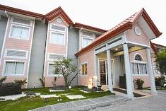 Hotell Microtel Inn & Suites Davao Hotel
 i Davao City, Filippinerna